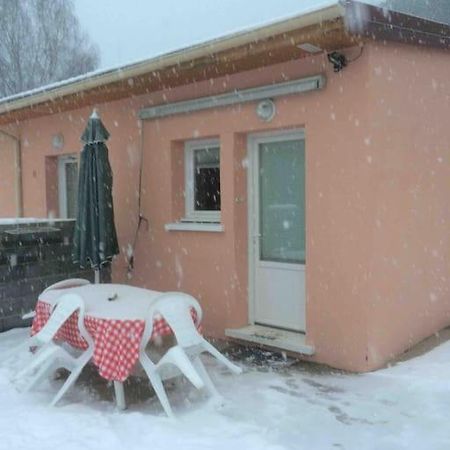 Appartement Le Coin Tranquille au pied du Puy de Dôme à Pontgibaud Extérieur photo